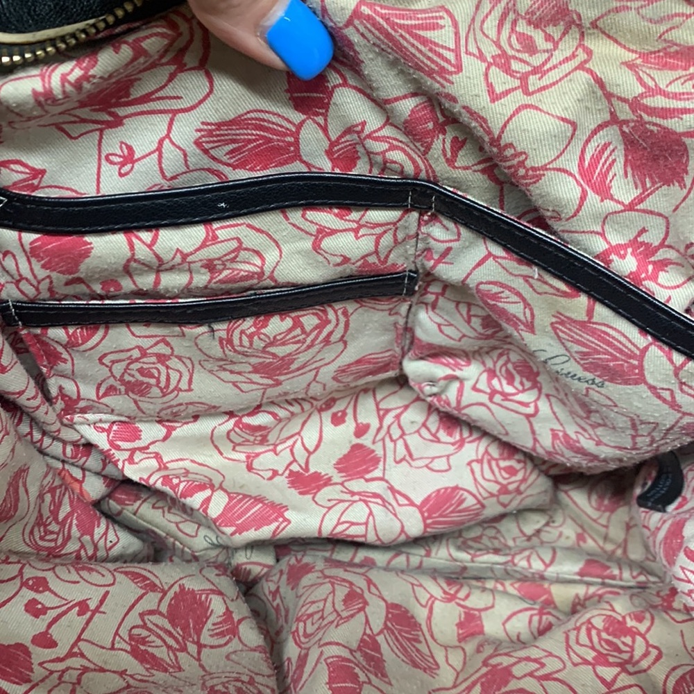 Guess purse - Picture 5 of 6